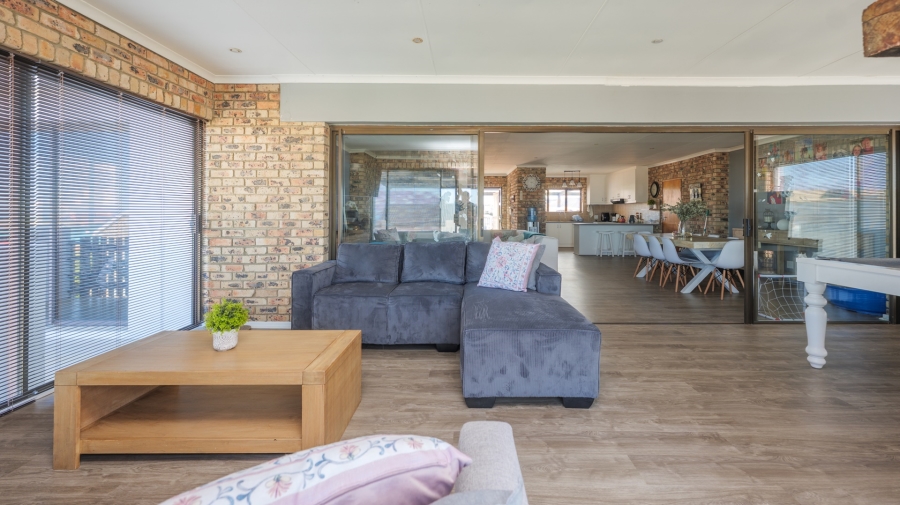 4 Bedroom Property for Sale in Oceanview Heights Western Cape